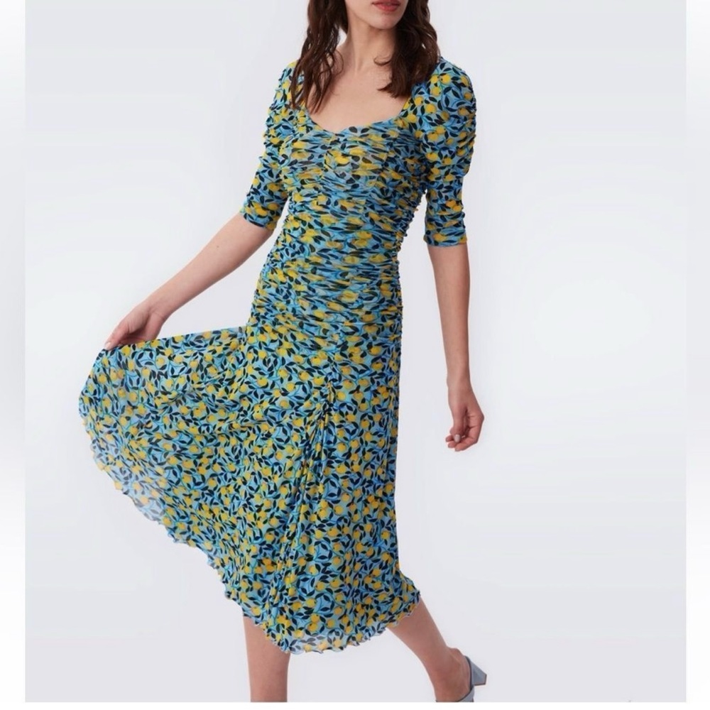 Dvf Beautiful sweetheart neck Ruched Midi Dress